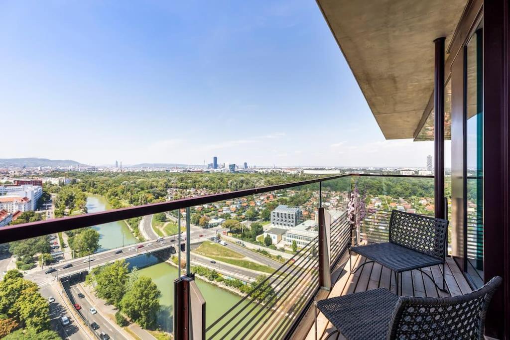 Design Apartment With Amazing View Over Vienne Extérieur photo