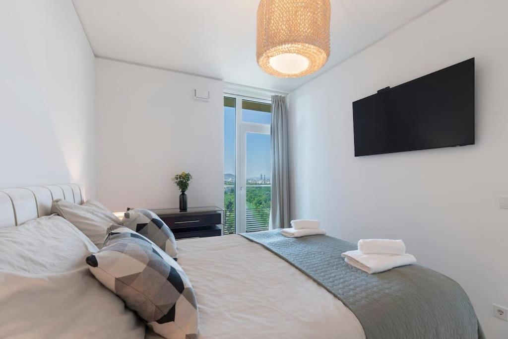 Design Apartment With Amazing View Over Vienne Extérieur photo